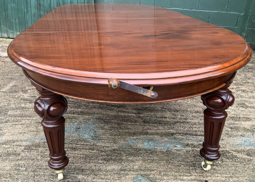 Super Quality Victorian Mahogany Extending Dining Table seats 14 View VII