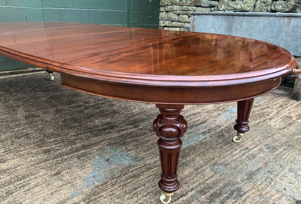 Super Quality Victorian Mahogany Extending Dining Table seats 14 View IX