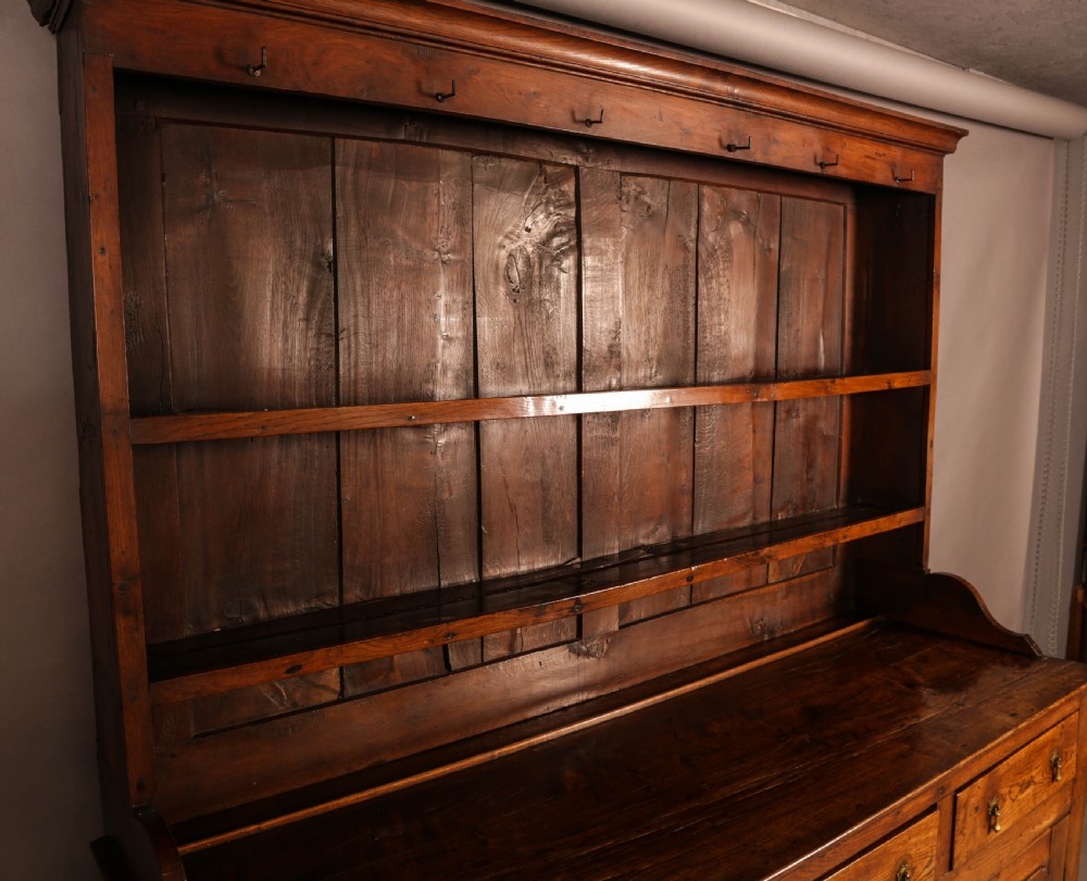 A Good 18th century Oak Dresser View III