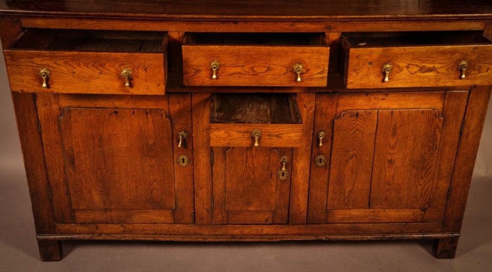A Good 18th century Oak Dresser View X