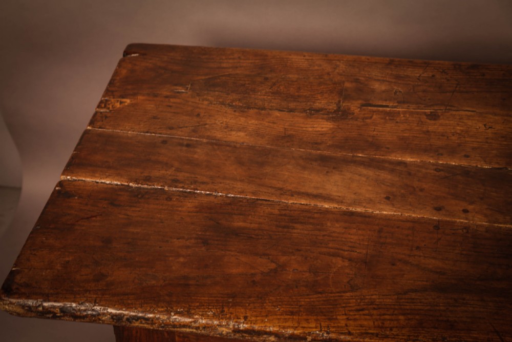 A Good 17th century refectory Table Oak View XI