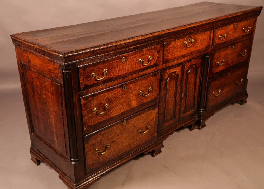 A good Georgian Oak Serving Dresser View II