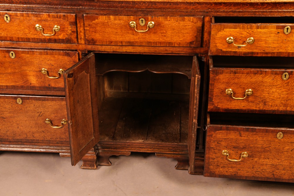 A good Georgian Oak Serving Dresser View VI