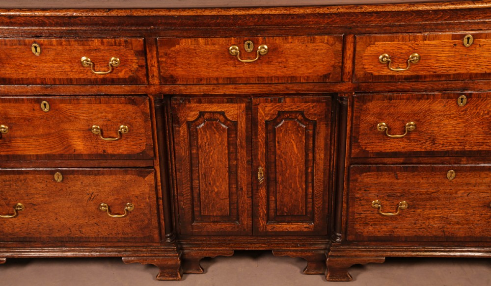 A good Georgian Oak Serving Dresser View VII