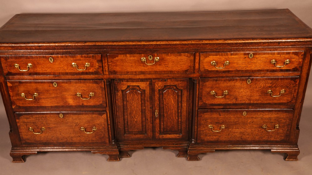 A good Georgian Oak Serving Dresser View VIII