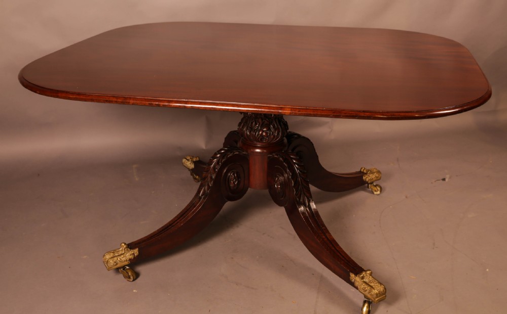 A Superb Georgian Breakfast Dining Table in Mahogany