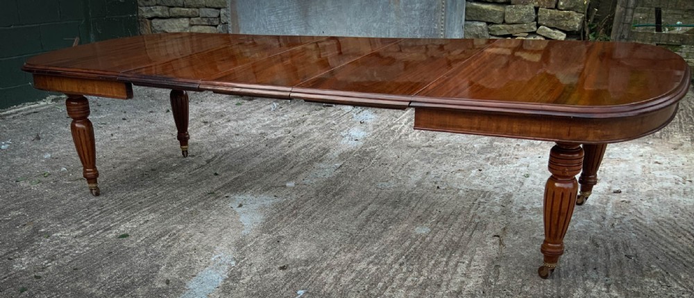 A victorian 3 leaf Extending Dining Table seats 10 View V