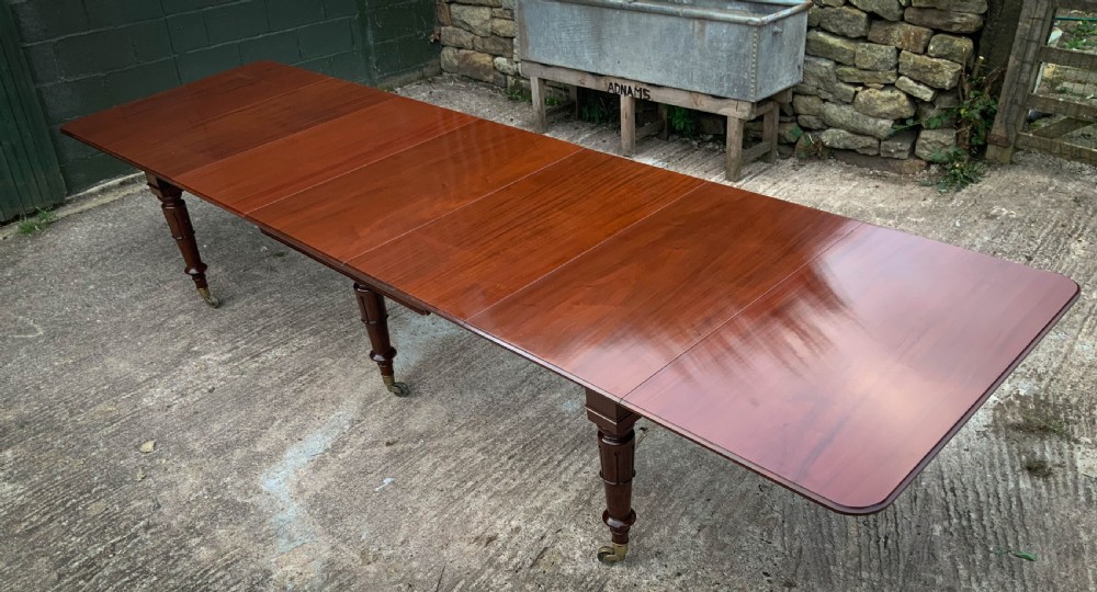 A Very Good late Georgian Extending Dining Table seats 14/16 View XI