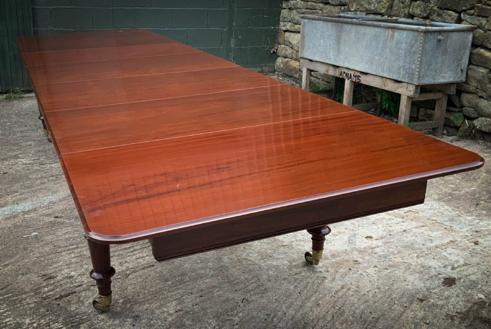 A Very Good late Georgian Extending Dining Table seats 14/16 View XXI