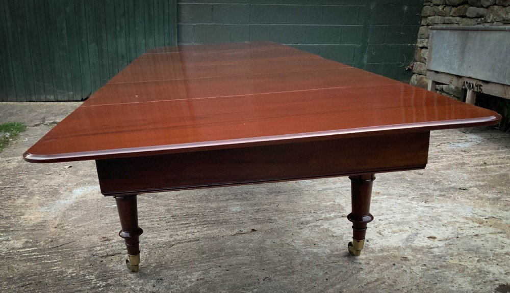 A Very Good late Georgian Extending Dining Table seats 14/16 View XXII
