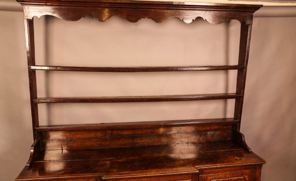 An Good 18th century Oak Dresser fantastic colour View III