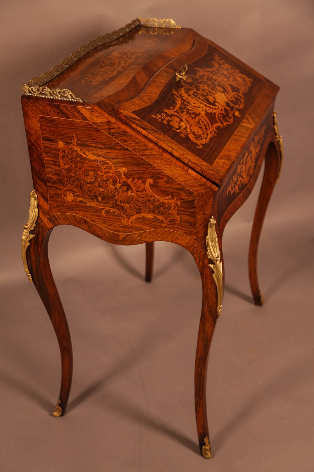 Good Quality Ladies Desk inlaid View IX