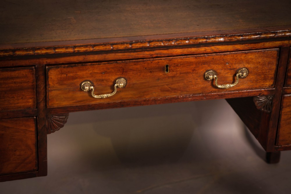 A Georgian Desk in Mahogany View VII