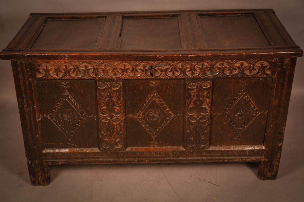 17th century Oak Coffer View II