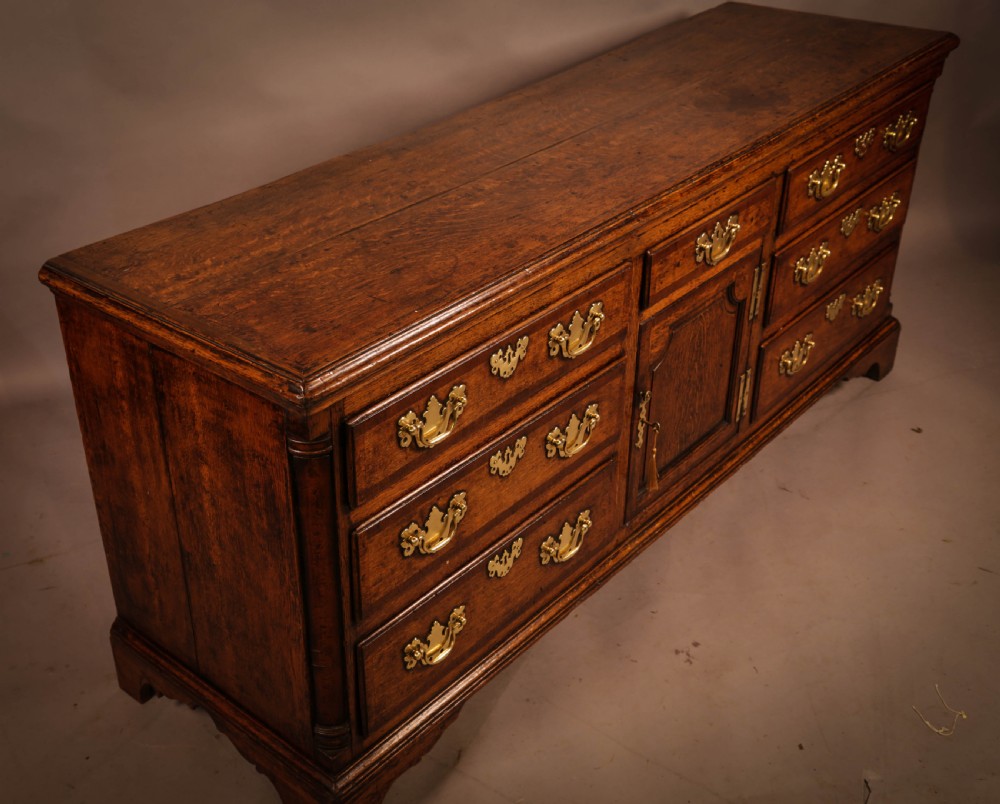 A Georgian 18th century Serving Dresser in Oak View IX