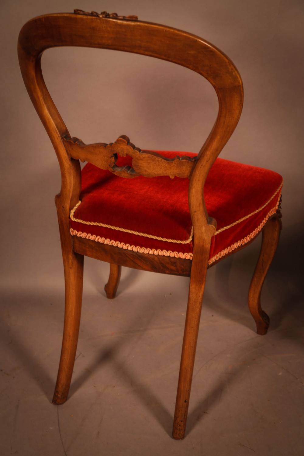 A Set of 4 Victorian Dining Chairs in Walnut View VI