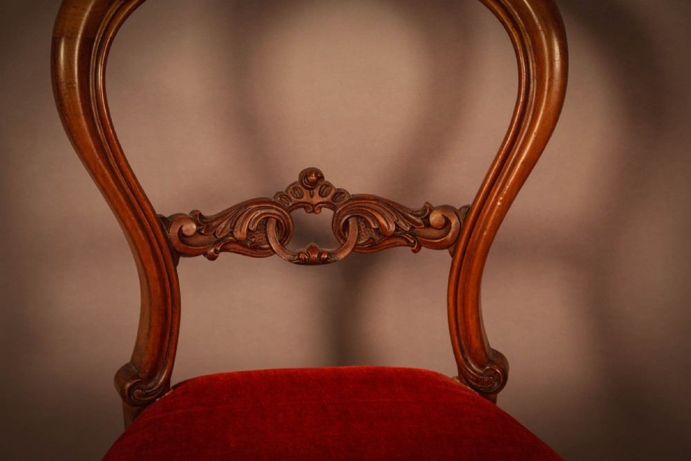A Set of 4 Victorian Dining Chairs in Walnut View VII