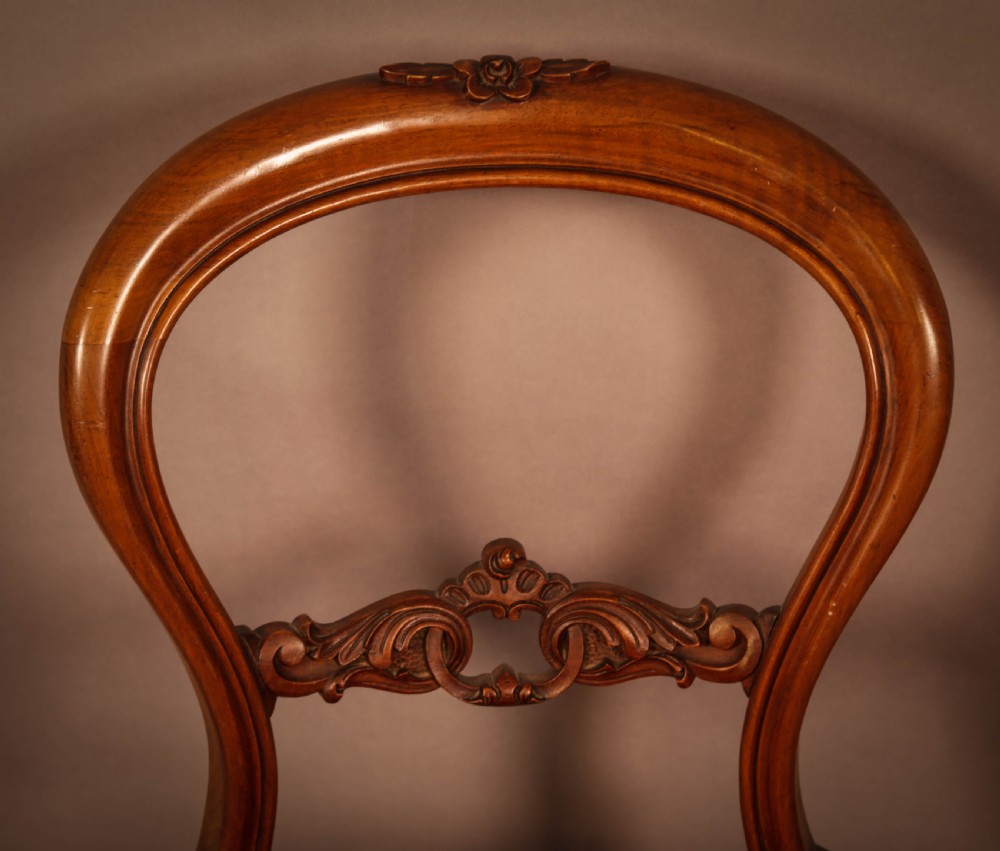 A Set of 4 Victorian Dining Chairs in Walnut View VIII
