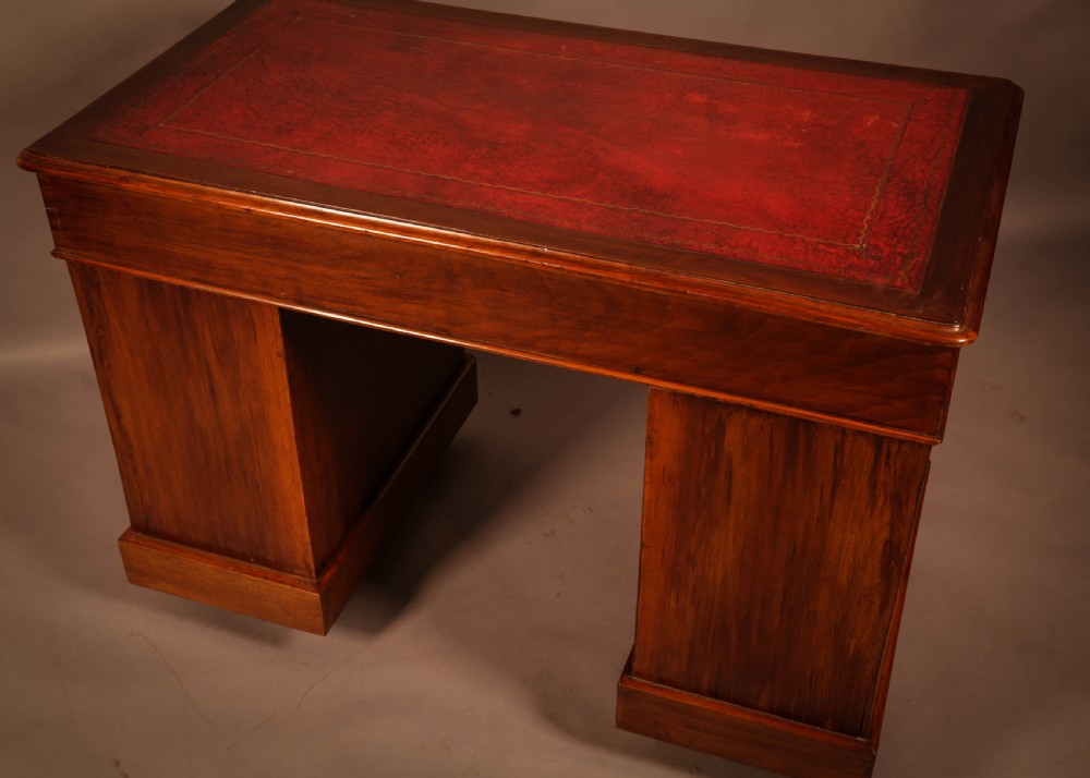 A Victorian Pedestal Desk in Mahogany View VII