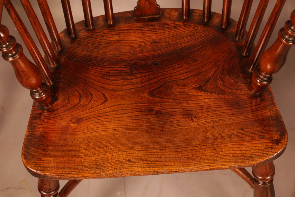 A Set of 6 Yew Wood Windsor Chairs Rockley View X