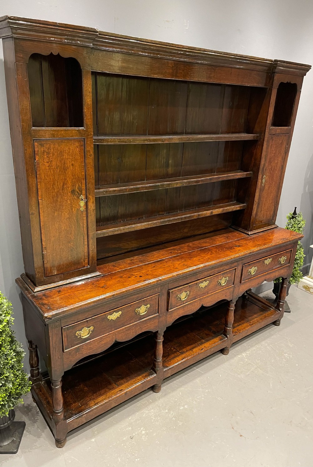 A Very good Georgian Oak Dresser c1750 View II