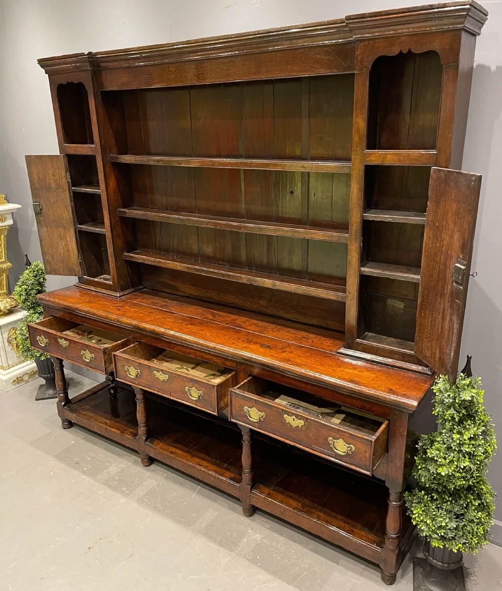 A Very good Georgian Oak Dresser c1750 View III