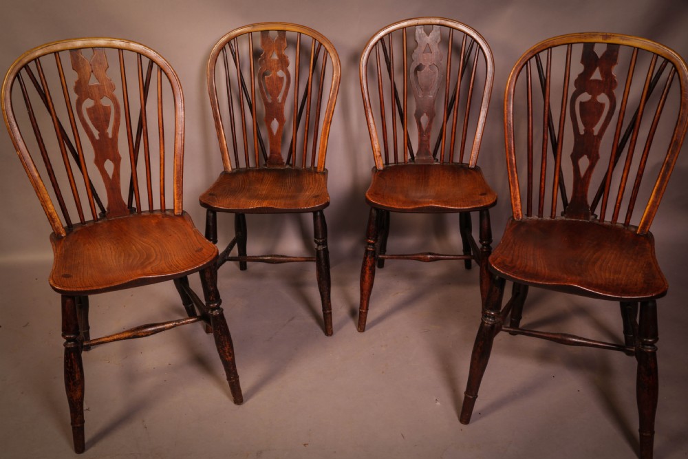 A Good set of 4 Kitchen Windsor Chairs Singles View II