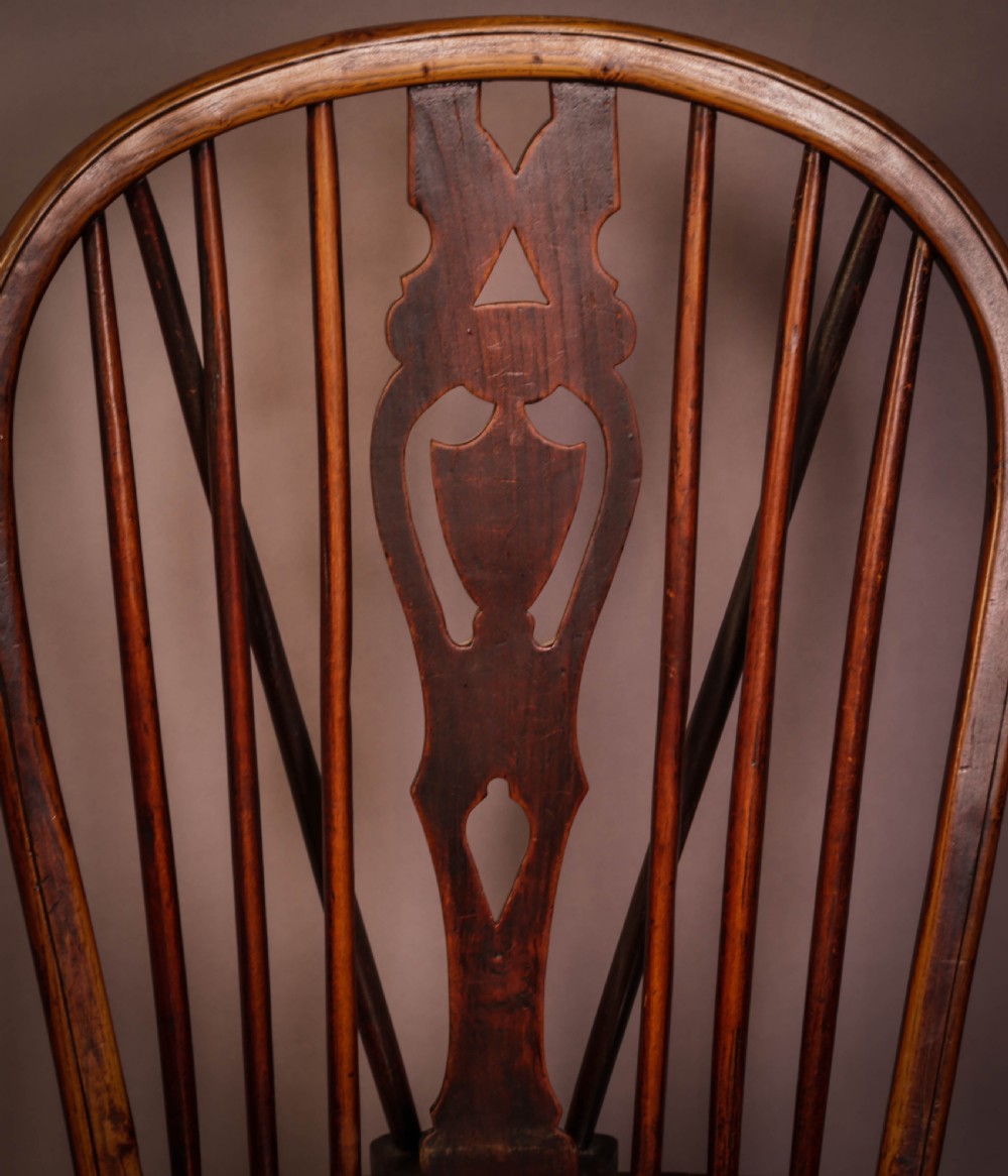 A Good set of 4 Kitchen Windsor Chairs Singles View VIII