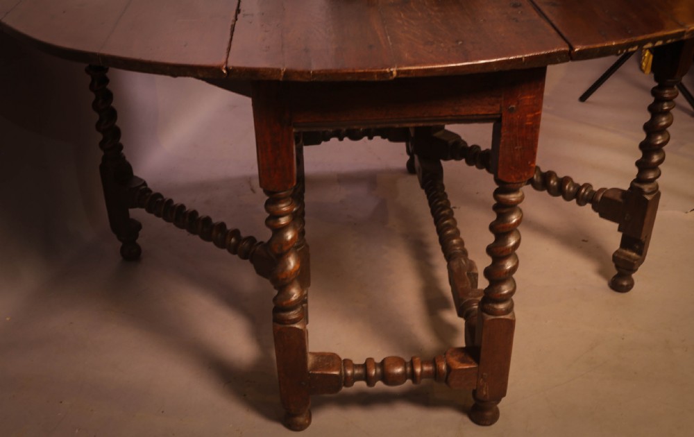 17th century Oak Gate Leg Dining Table View II