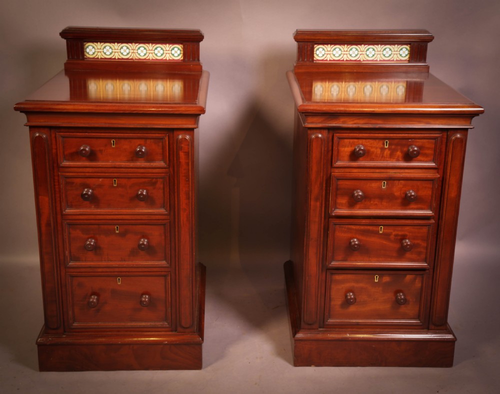 A good pair of Victorian Bedside Chests Mahogany