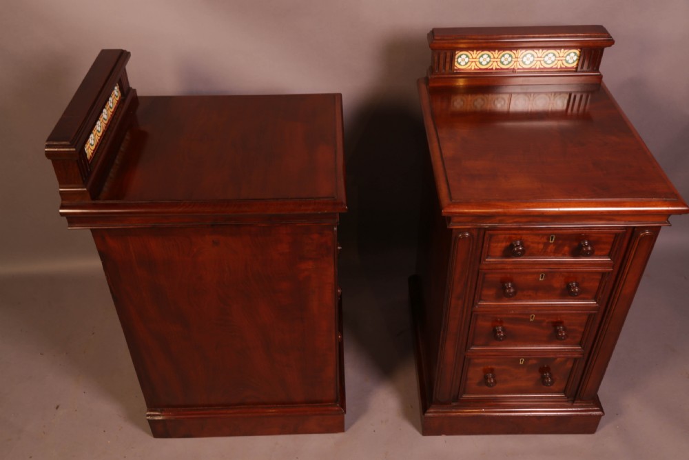 A good pair of Victorian Bedside Chests Mahogany View V