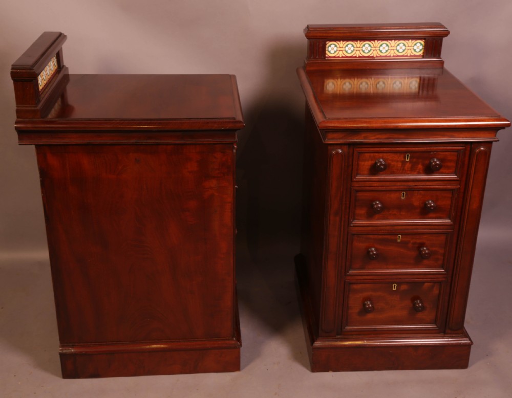 A good pair of Victorian Bedside Chests Mahogany View VI