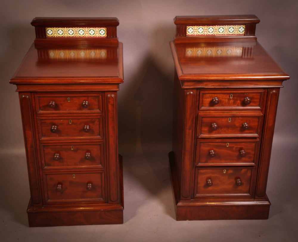A good pair of Victorian Bedside Chests Mahogany View VII