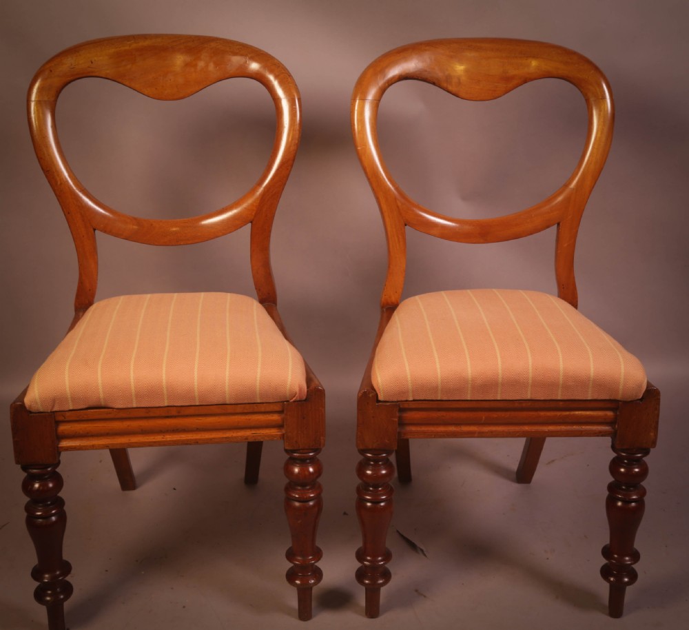 A Set of 4 Victorian Mahogany Balloon Back Dining Chairs View II