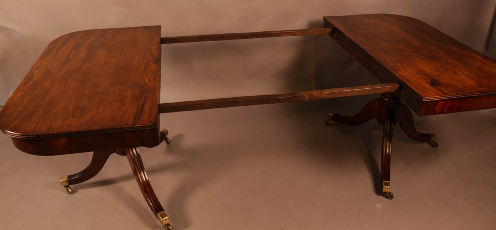 A Georgian Twin Pillar Dining Table in mahogany View V