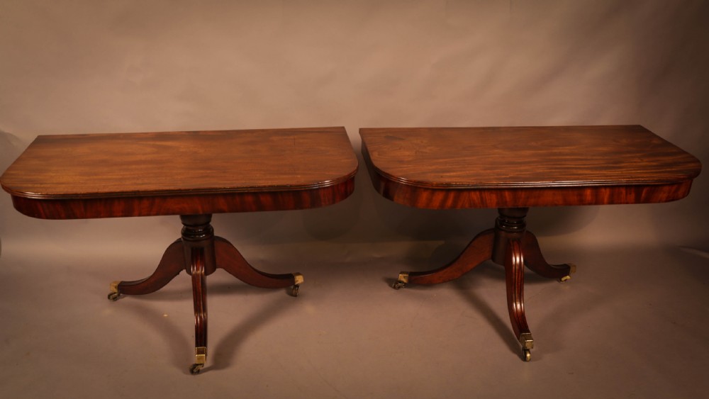 A Georgian Twin Pillar Dining Table in mahogany View IX