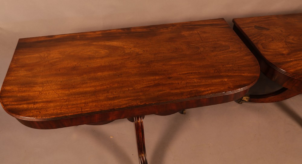 A Georgian Twin Pillar Dining Table in mahogany View X