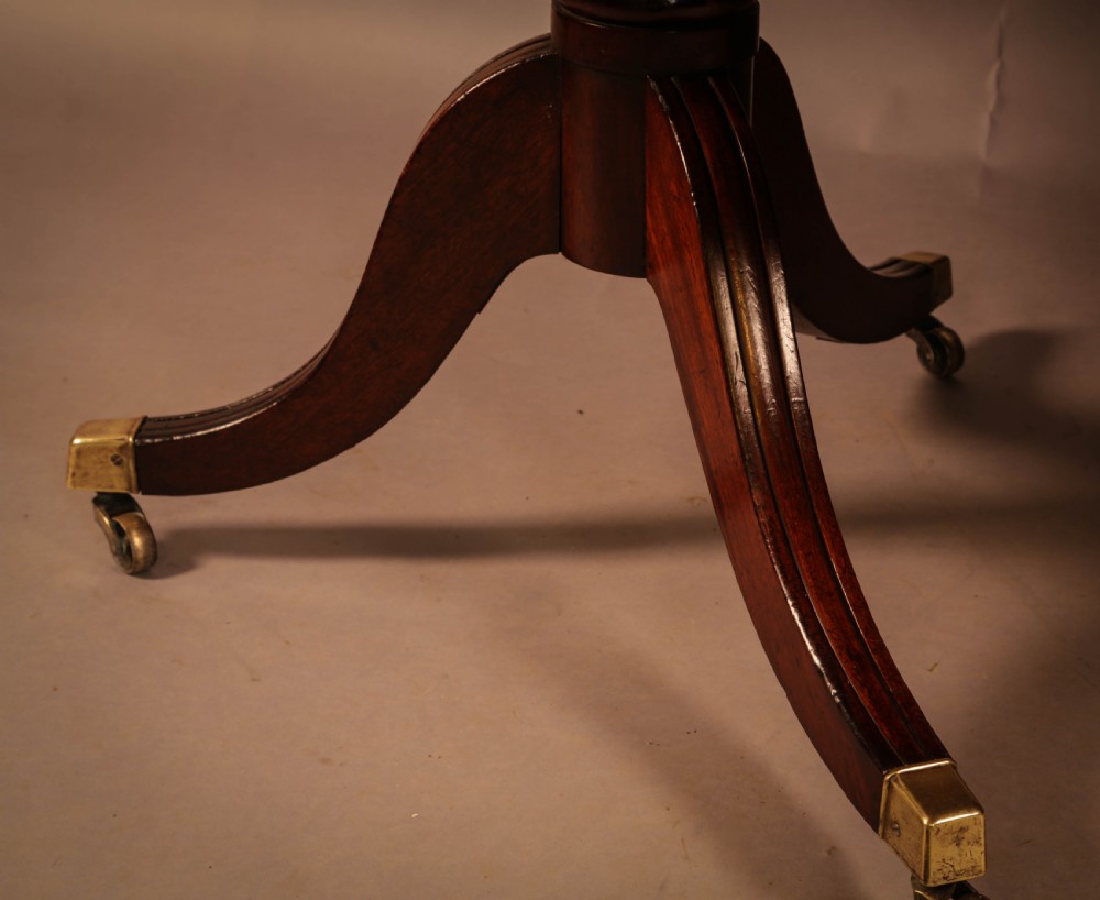 A Georgian Twin Pillar Dining Table in mahogany View XV