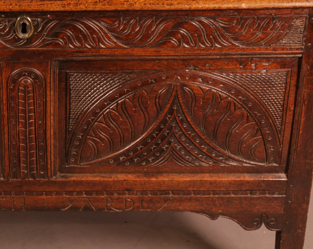 A Very nice 17th century Blanket Box Elizabeth Yardly View IV