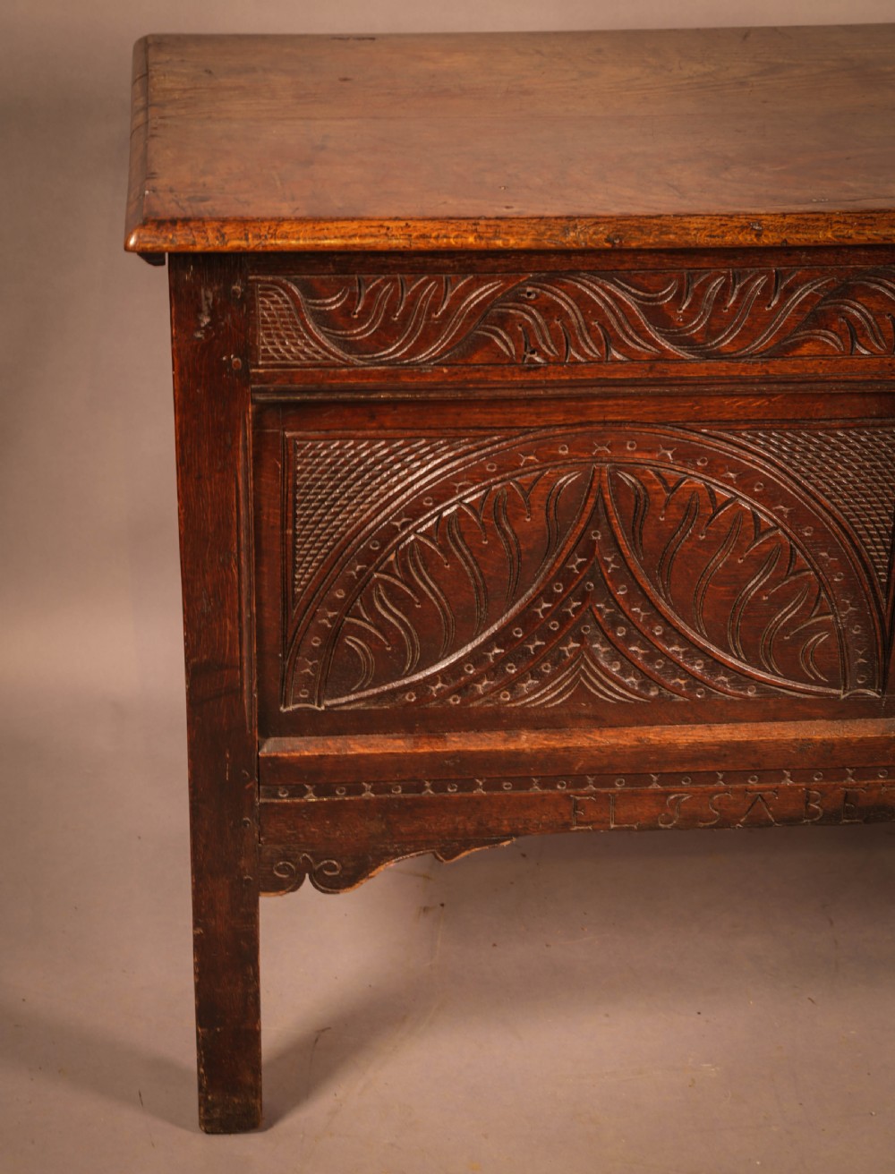 A Very nice 17th century Blanket Box Elizabeth Yardly View VIII