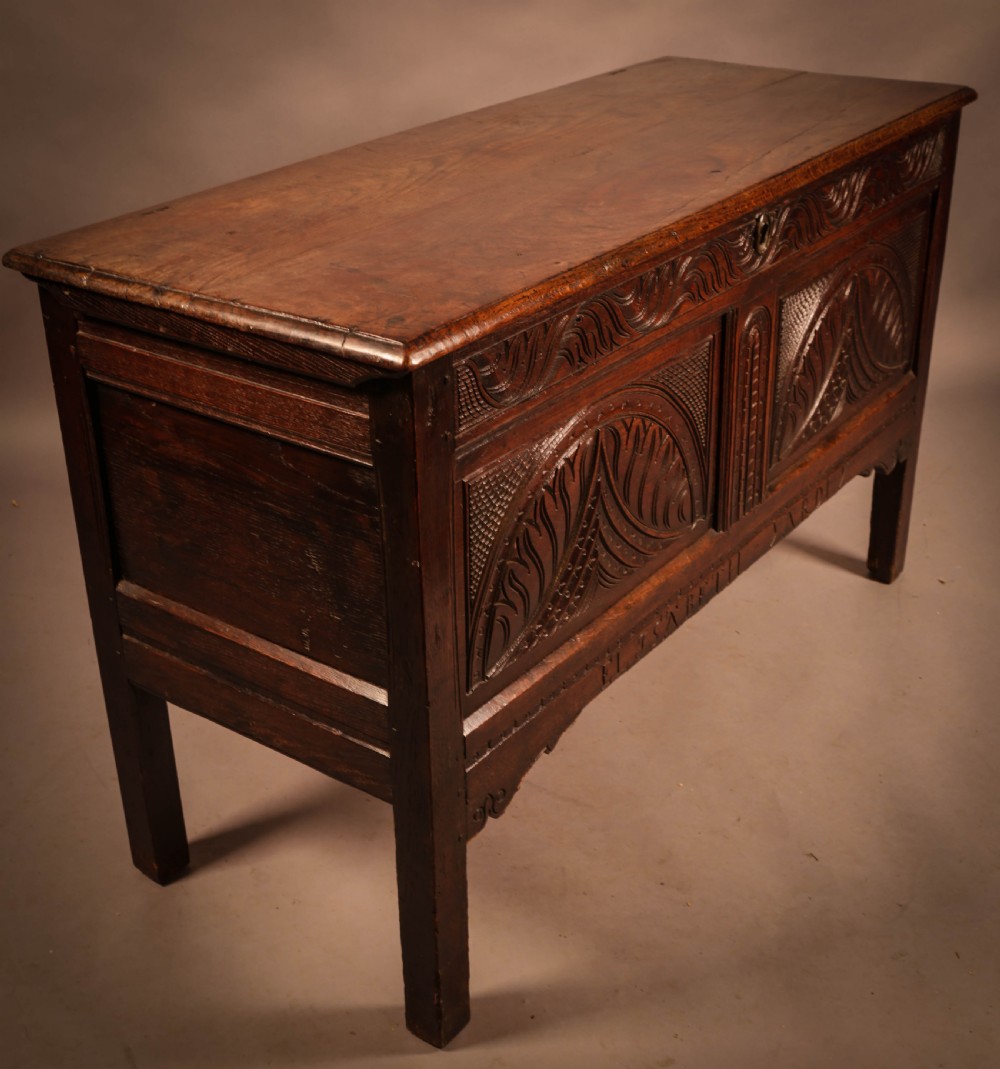A Very nice 17th century Blanket Box Elizabeth Yardly View IX