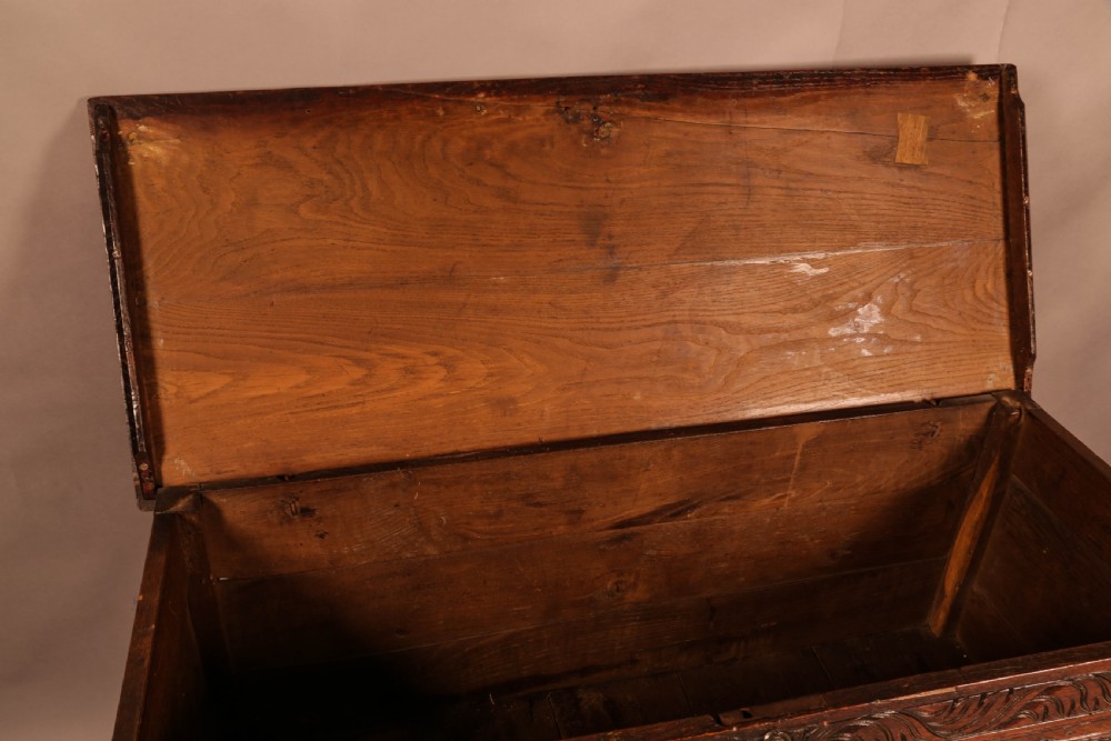 A Very nice 17th century Blanket Box Elizabeth Yardly View X