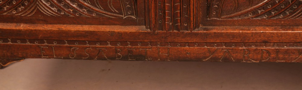 A Very nice 17th century Blanket Box Elizabeth Yardly View XIII