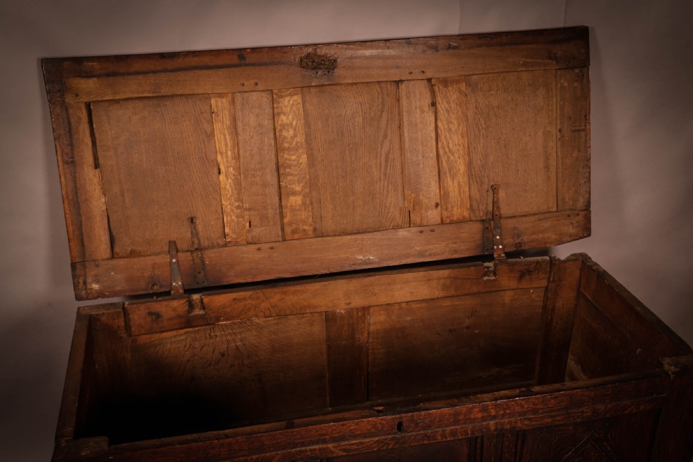 17th century Oak Coffer View VII
