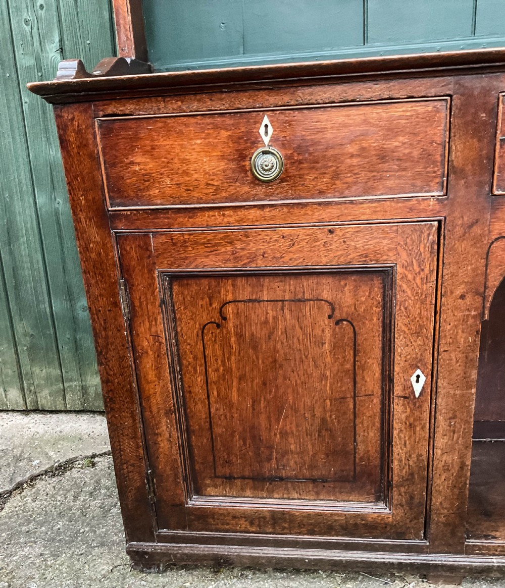 A Georgian Oak Dresser View VIII