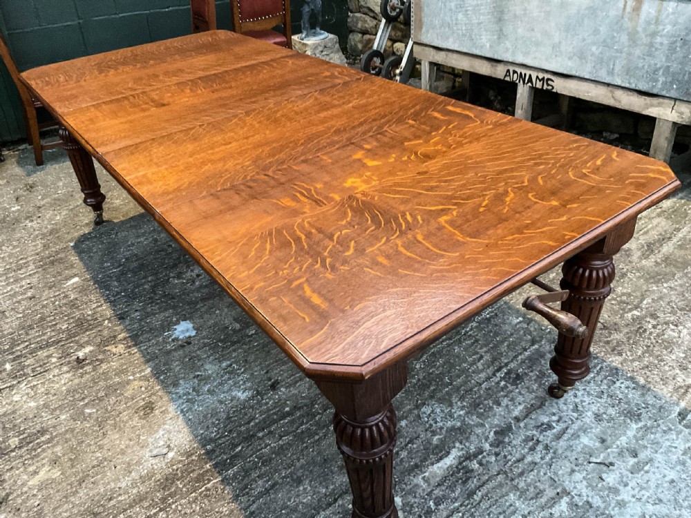 Oak Extending Dining Table and set of Matching Chairs View XI