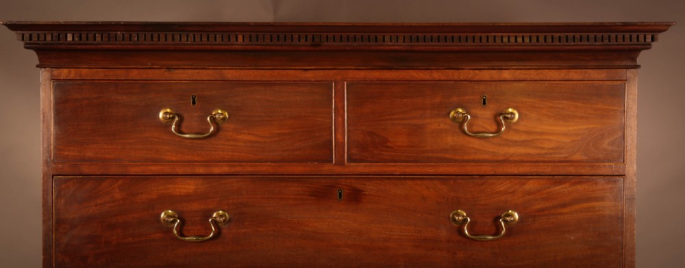 A Good Quality Georgian Chest on Chest Mahogany View VI