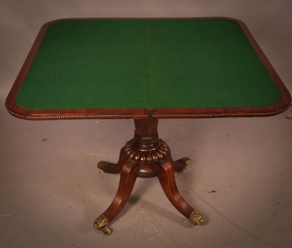 A Rare Scottish Games table in Goncarlo Alves Timber View X