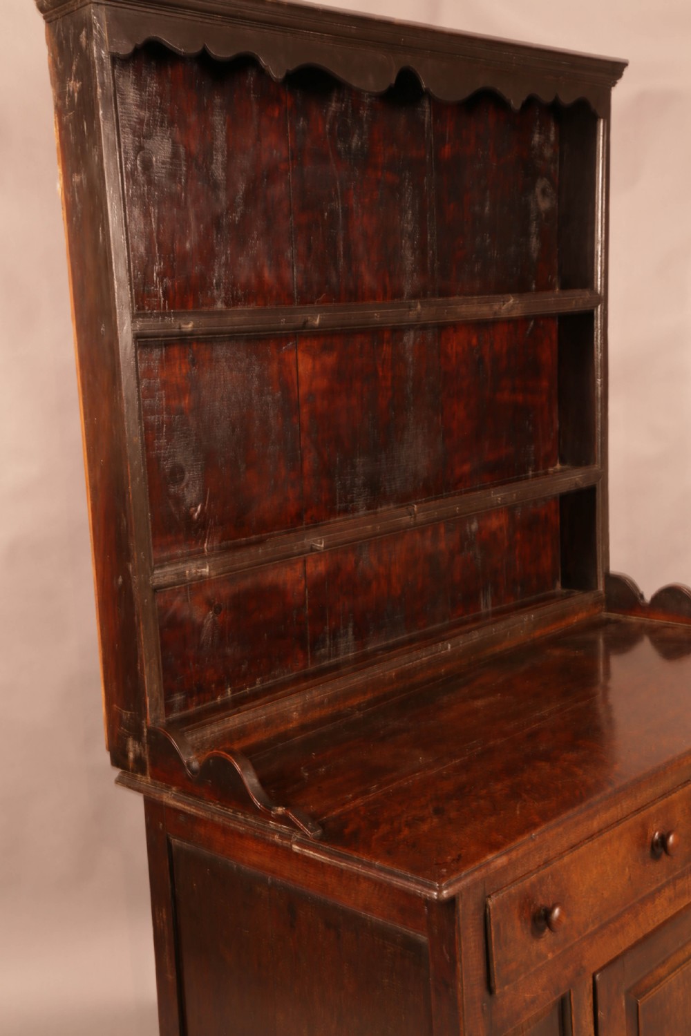 A Small 18th century Dresser and plate rack View XIII