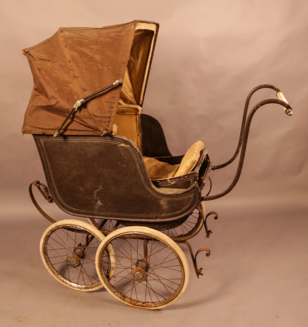 Perambulator early 20th century